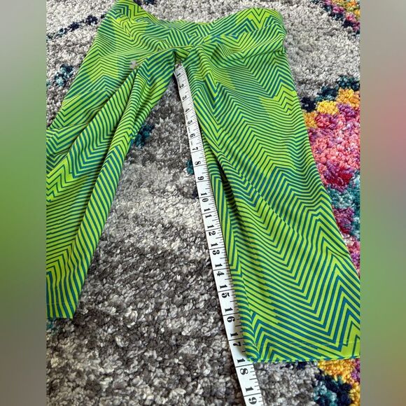 Under Armour heat gear capri leggings geometric print - Picture 8 of 9